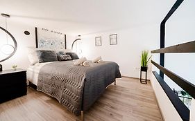 Secret Garden Apartment - Free Parking